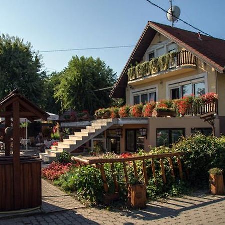 Bed and Breakfast Sarokhaz Panzio Vecsés Exterior foto